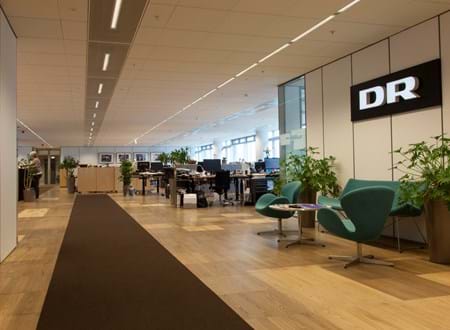 Fraster rød filt løber, DR byen (1)